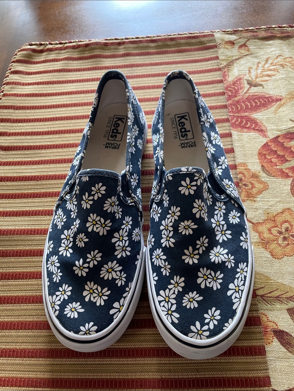 Ked’s Dream Foam Daisy Print Slip On Canvas Sneakers NWOT